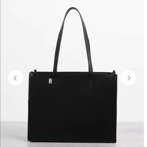 Beis- Mini Work Tote in black faux leather